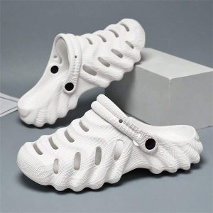 New Spring Summer Men’s Non-Slip Soft Sole Breathable Beach Sandals With Thick Hollow Out Soles